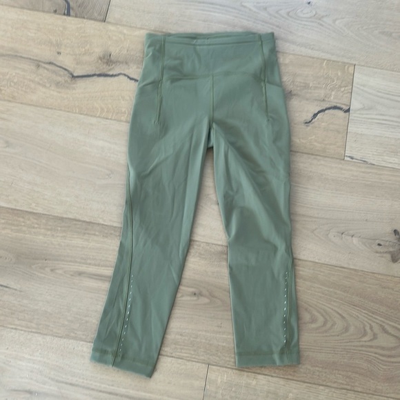 Lululemon Swift Speed High-Rise Crop 21"
Green 2022 W6CBKS Luxtreme 4 - Picture 6 of 12